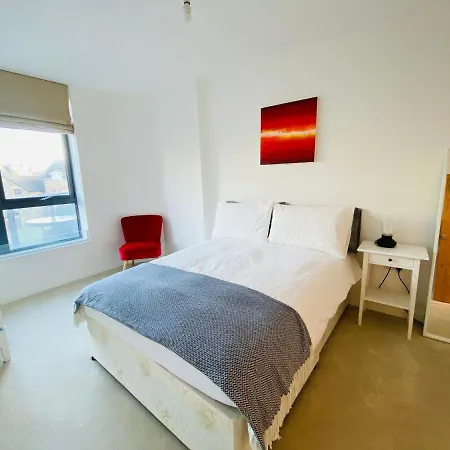 Spacious Two Bedroom In Balham Appartamento *