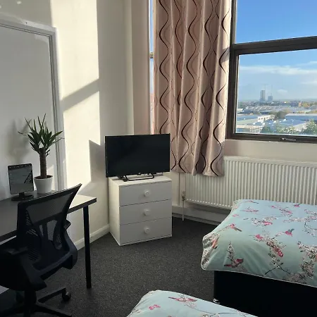 Hotel Mj Serviced London- X Large Double For 3 Guest -skyline View-close To Wembly Londra