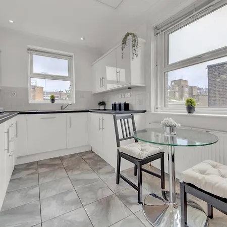 The Bayswater - Excellent Central Location *