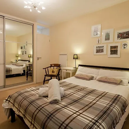 Covent Garden 1-bedroom, 6 Beds, Quiet, Office-ready, Ncs Apartment *