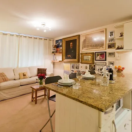 Apartment Covent Garden 1-bedroom, 6 Beds, Quiet, Office-ready, Ncs *