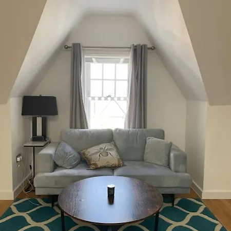 Lovely 2-bed Flat With Well Equipped Kitchen Appartement Ealing