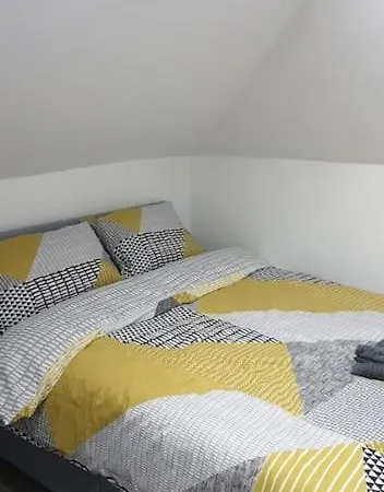 Entire Large 4 Bedroom Flat Apartment Thornton Heath