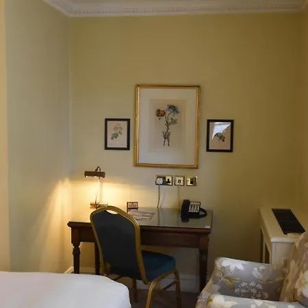 Otel The Cranley 4*