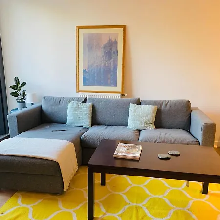 Appartamento Spacious Two Bedroom In Balham *