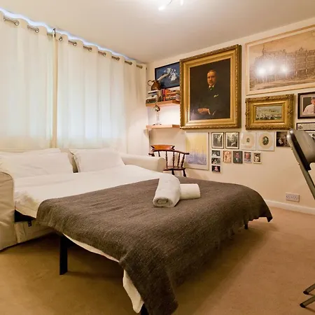 Covent Garden 1-bedroom, 6 Beds, Quiet, Office-ready, Ncs Apartment *