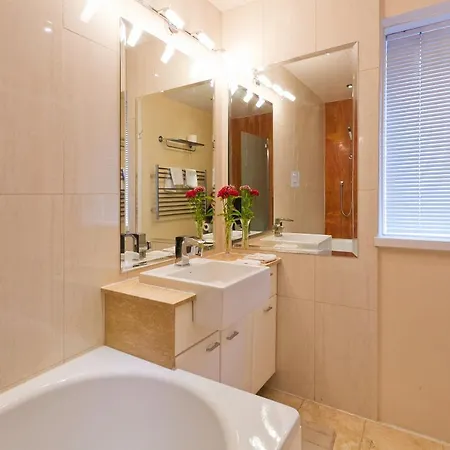 Apartment Covent Garden 1-bedroom, 6 Beds, Quiet, Office-ready, Ncs *