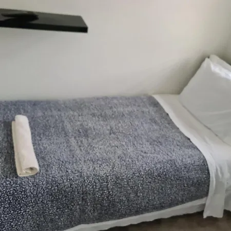 Homestay Sheri's Away London
