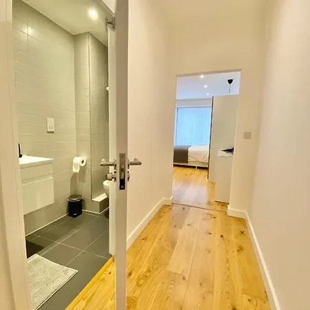 Goodwin St מלון קפסולה