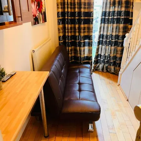 F10- Mezzanine 1st Floor Flat Fits 3 Near Paddington Londres