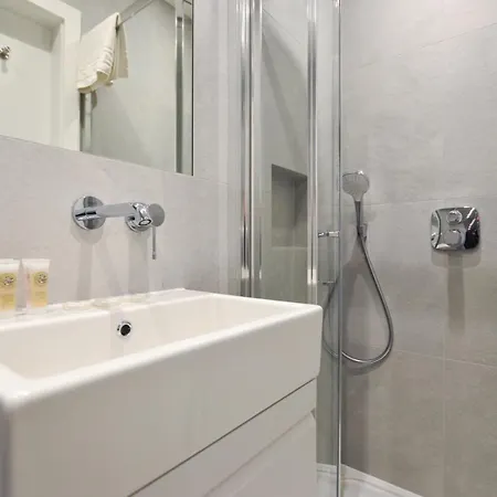 Leinster Square Serviced Aparthotel *