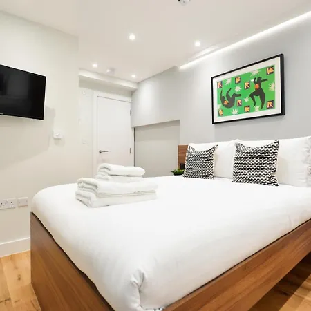 Leinster Square Serviced Aparthotel