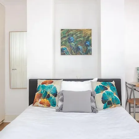Lovely Studio Near Trendy Shoreditch * London