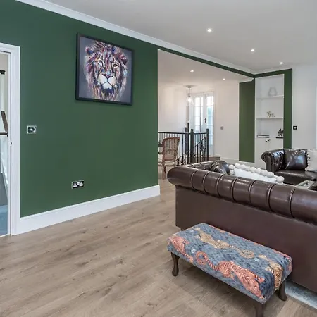 The House - Entire London