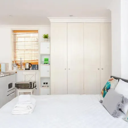 Lovely Studio Near Trendy Shoreditch Apartment London