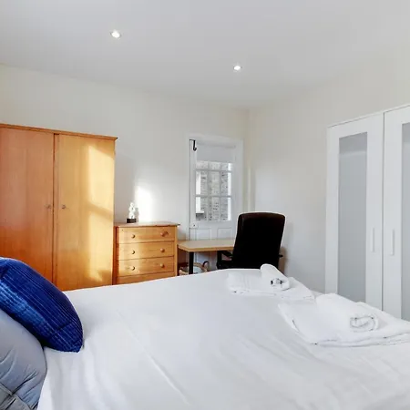 Mirabel Two Bedrooms, One Bath, Fulham Sw6 By Mdps *