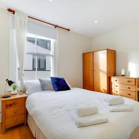 Mirabel Two Bedrooms, One Bath, Fulham Sw6 By Mdps *