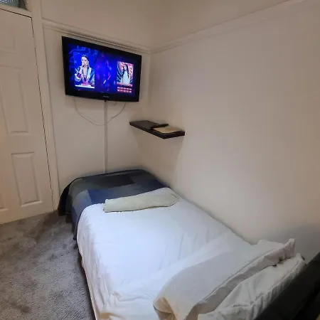 Sheri's Away Homestay London