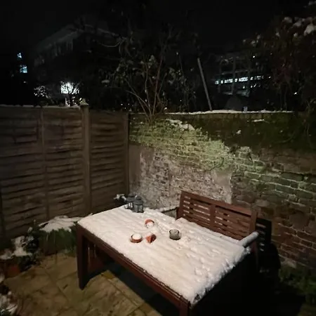 Stepney Gated Area With Parking & Garden * London