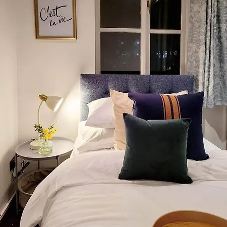 Apartment Stepney Gated Area With Parking & Garden London