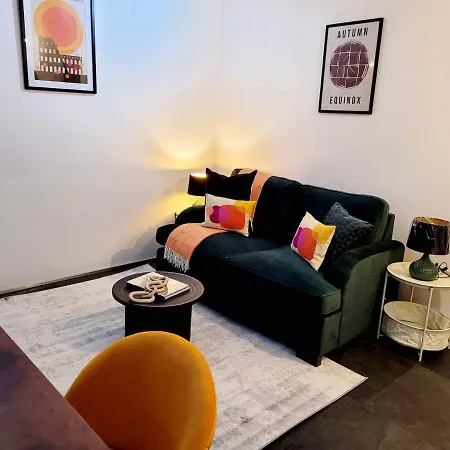 Apartment Stepney Gated Area With Parking & Garden London