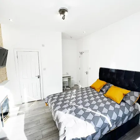 Guest house Minet Gardens - Centrally Located - Rm 1 London