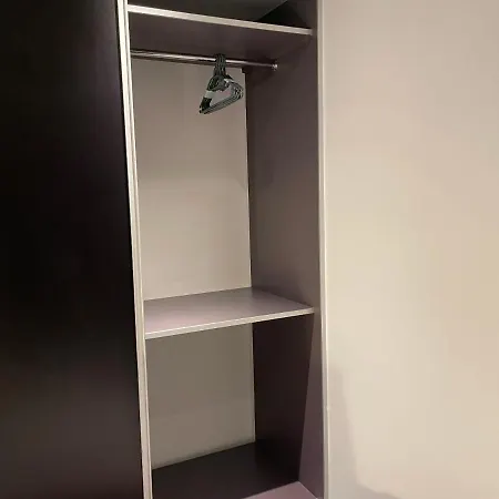 Apartment Stepney Gated Area With Parking & Garden