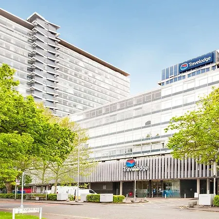트래블로지 체싱턴 톨워스 런던
