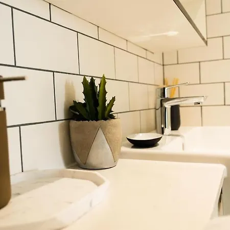 Lavish 2 Bedroom Apartment