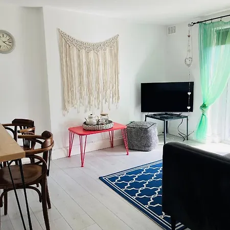 Lavender Den Apartment *