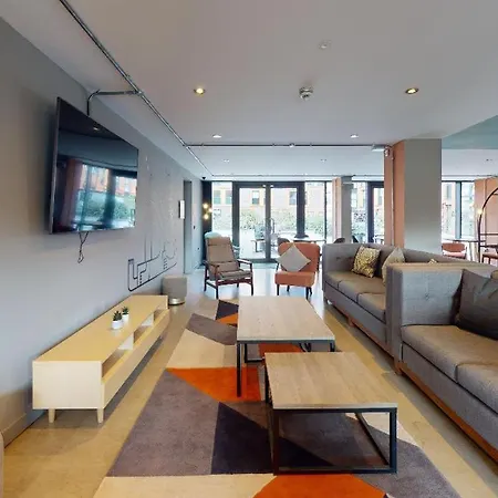 Lejlighed For Students Only Private Bedrooms With Shared Kitchen And At Iq Haywood House In London