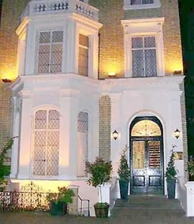 Chelsea House - Отель 2*