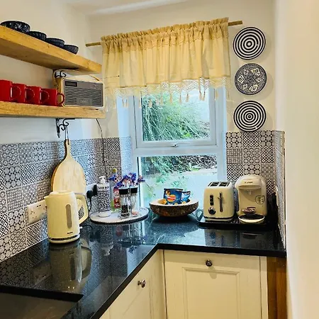 Lavender Den Apartment