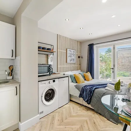 Boutique Heathrow Studio's - Parking - Garden *