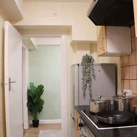 Hyde Park Apartment *