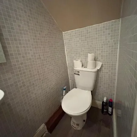 Flat In Croydon *