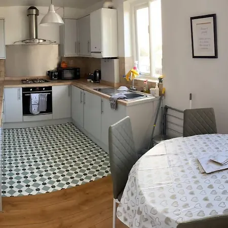 Apartamento 3 Double Bedroomed Flat, Acton. London, Uk