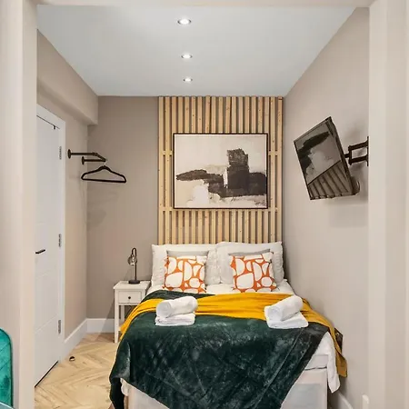 Apartment Boutique Heathrow Studio's - Parking - Garden *