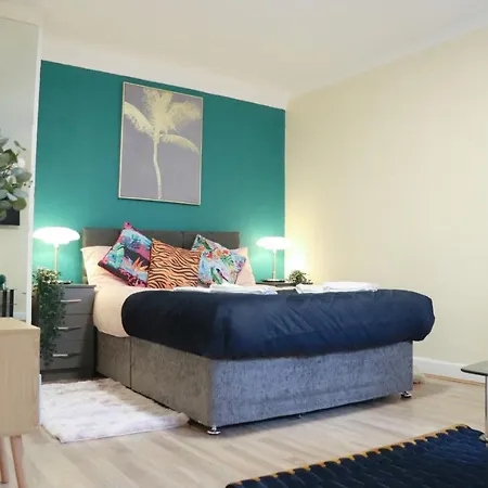 Hyde Park Apartment *