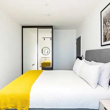 Icon Tower Flat Vii * لندن