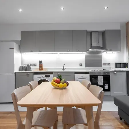 Daire Brand New 1bed - Zone 1 - 4 Stations Nearby