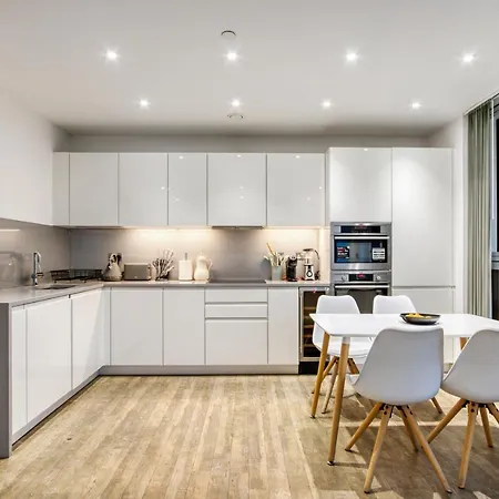 2 Bed 2 Bath Next To Nine Elms Station - Zone 1