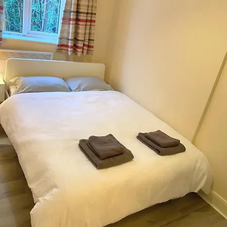 Lovely 1-bedroom Flat In Apartment