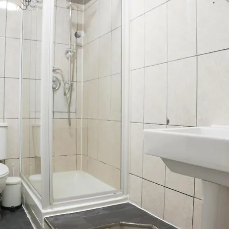 Hyde Park Apartment *