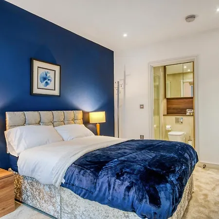 2 Bed 2 Bath Next To Nine Elms Station - Zone 1 Apartment