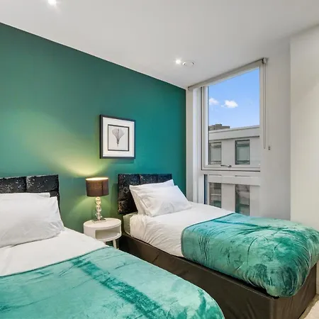 2 Bed 2 Bath Next To Nine Elms Station - Zone 1 * London