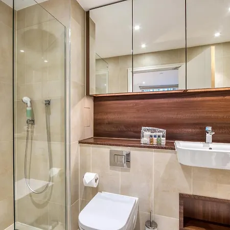 2 Bed 2 Bath Next To Nine Elms Station - Zone 1 Apartment London
