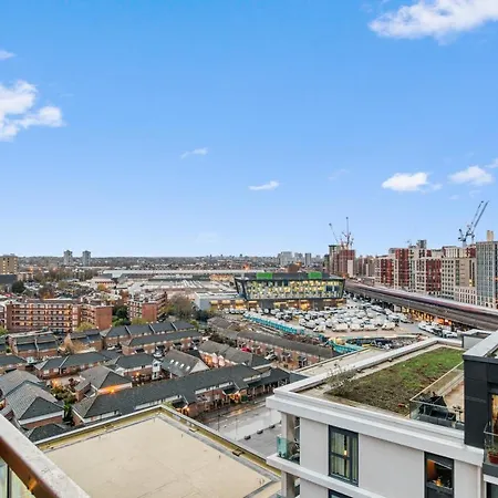 2 Bed 2 Bath Next To Nine Elms Station - Zone 1 Apartment