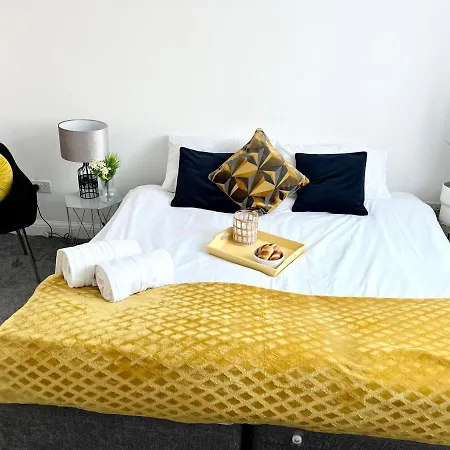 Vakantiehuis 3 Cosy Homes Walking Distance To Mall With Parking Available To Book Separately 3 Bed House Or 1 Bed Or *