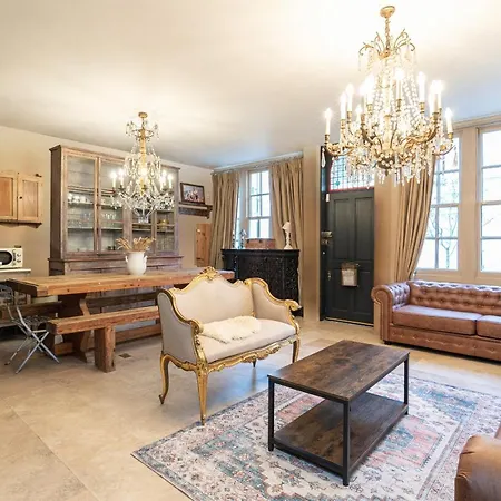 Stone Built Vintage Chic House In The Heart Of Knightsbridge London